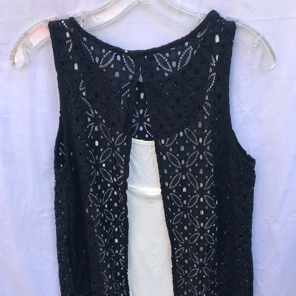 White and Black Lace Tank top - Picture 3 of 7